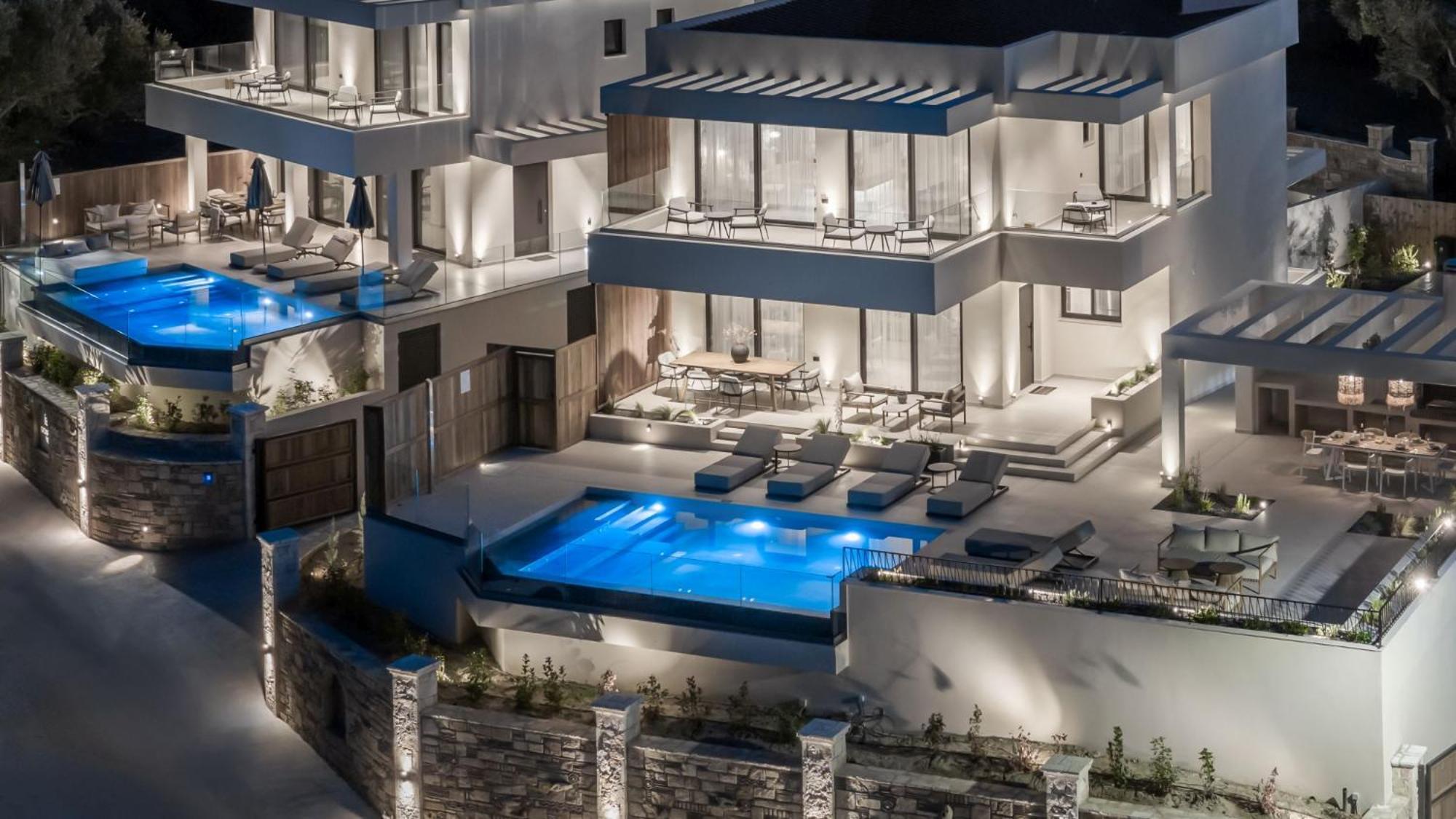 Eran Luxury With Private Pool & Sea Views, By Zantewize
