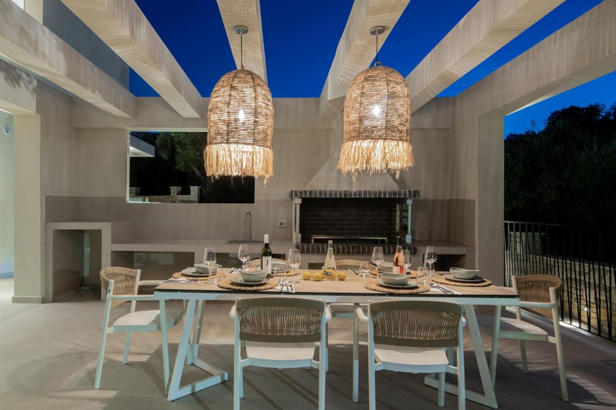 Eran Luxury With Private Pool & Sea Views, By Zantewize Villa *